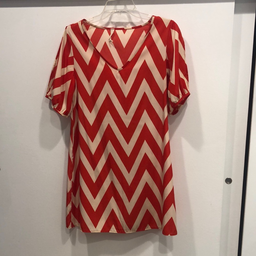 Fun mini dress with split sleeves